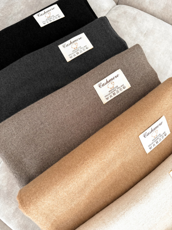 Szal z kaszmirem i wełną z frędzlami taupe SNOW 3
