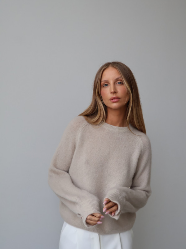 Sweter z kid moherem i wełną merino beż MERA 1