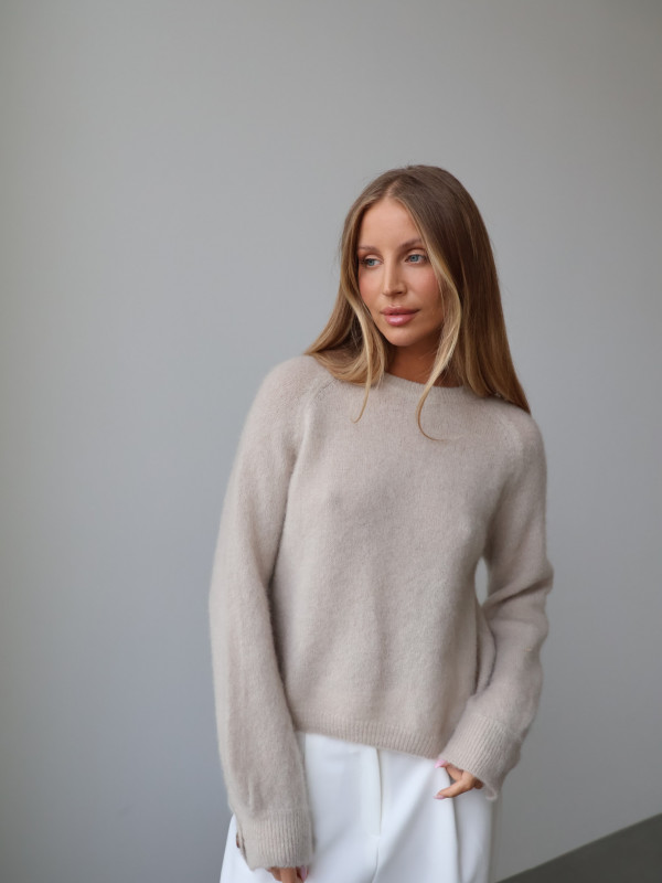 Sweter z kid moherem i wełną merino beż MERA 7