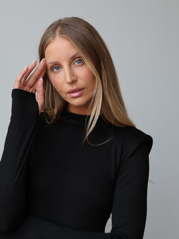 Golf z poduszkami 100% wiskoza AMELINE czarny 2