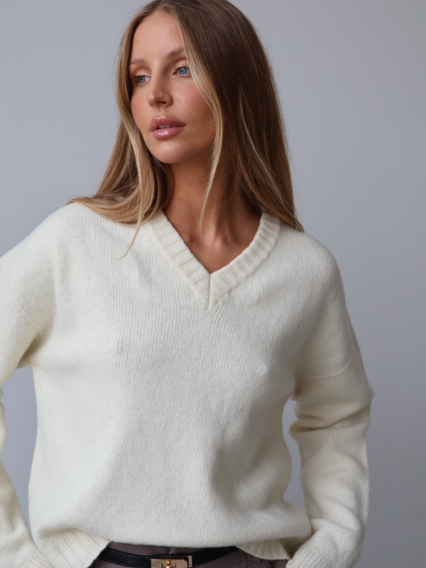 Sweter z dekoltem V 100% wełna merino premium śmietanka SELINE 2