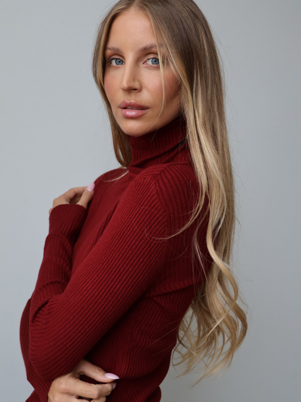 Golf prążkowany z wiskozy i modalu bordo HUG 8