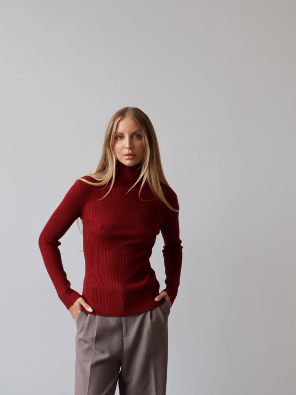 Golf prążkowany z wiskozy i modalu bordo HUG 16