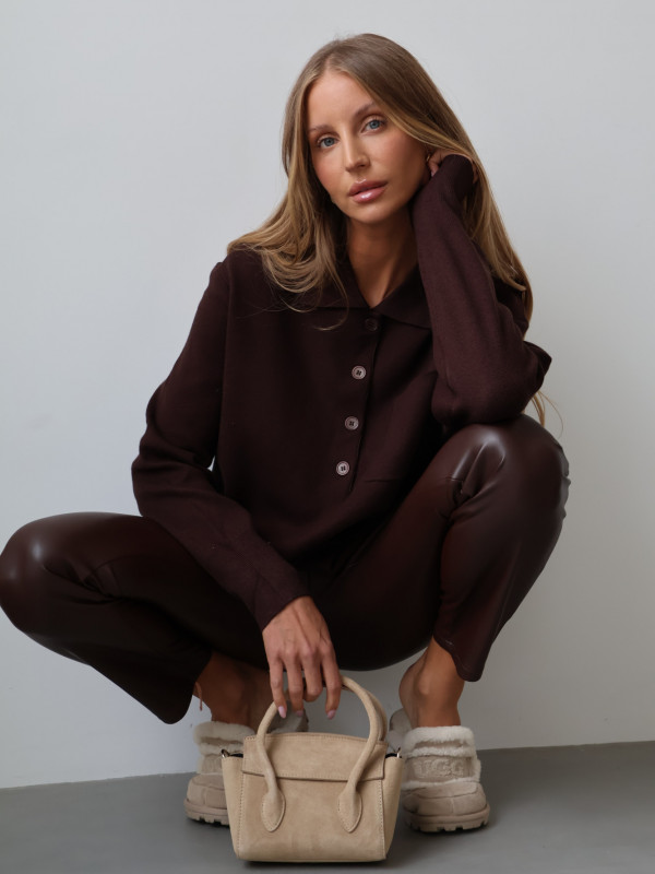 Sweter polo z guzikami czekolada MONS
