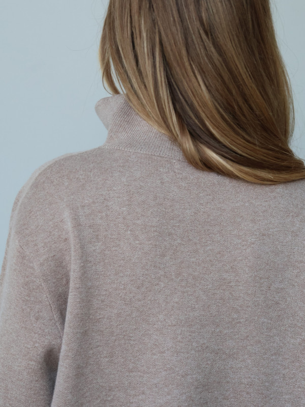 Sweter polo z zamkiem taupe ARLON 11