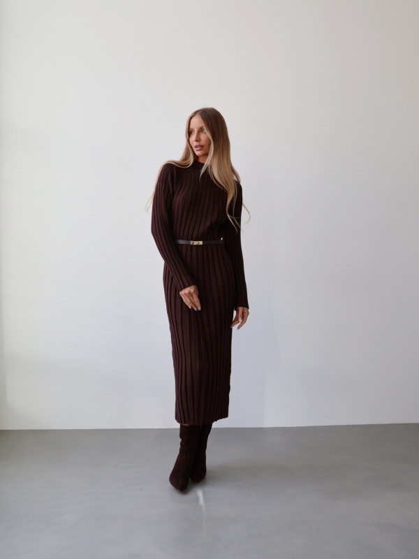Sukienka dzianinowa prążkowana czekolada DINANT 24