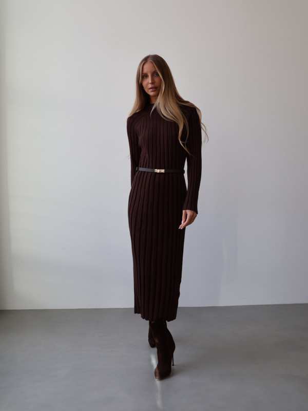 Sukienka dzianinowa prążkowana czekolada DINANT 23