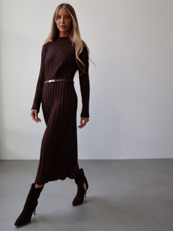 Sukienka dzianinowa prążkowana czekolada DINANT 22