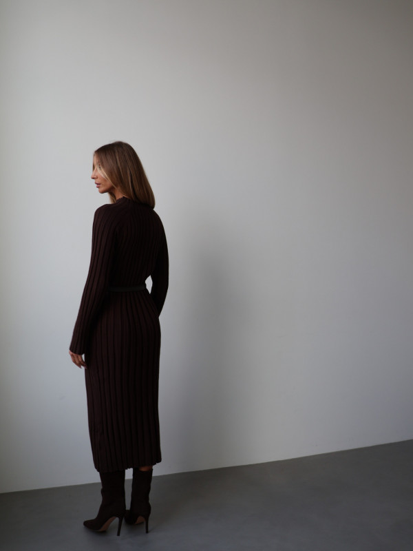 Sukienka dzianinowa prążkowana czekolada DINANT 6