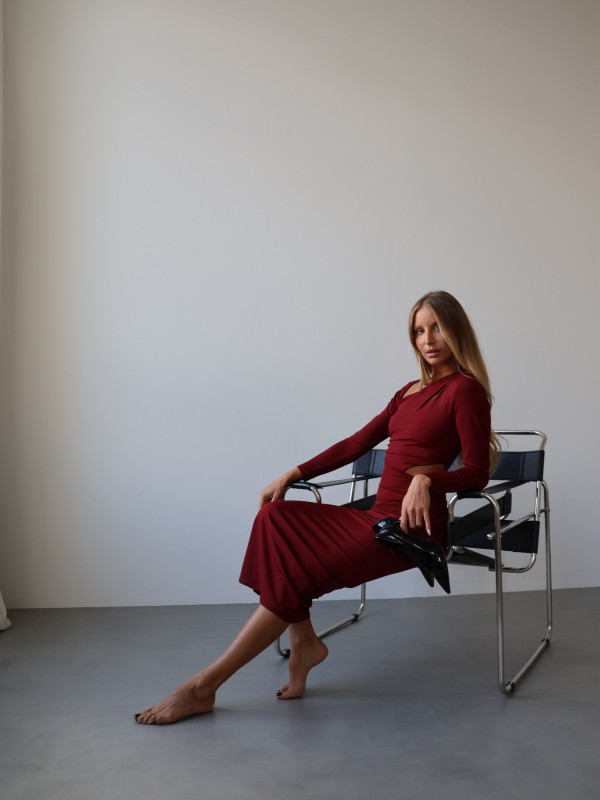 Sukienka z wycięciem czerwona LADY 7