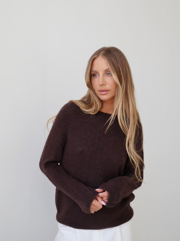 Sweter z baby alpaką gorzka czekolada AROSA 3