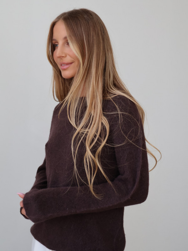 Sweter z baby alpaką gorzka czekolada AROSA 5