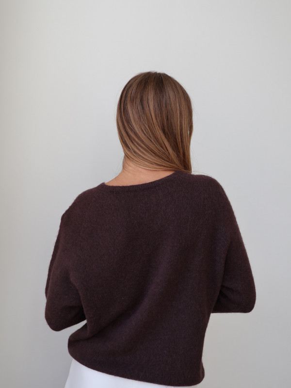 Sweter z baby alpaką gorzka czekolada AROSA 8