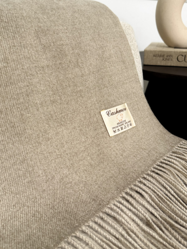 Szal z kaszmirem i wełną z frędzlami szampan SNOW 2